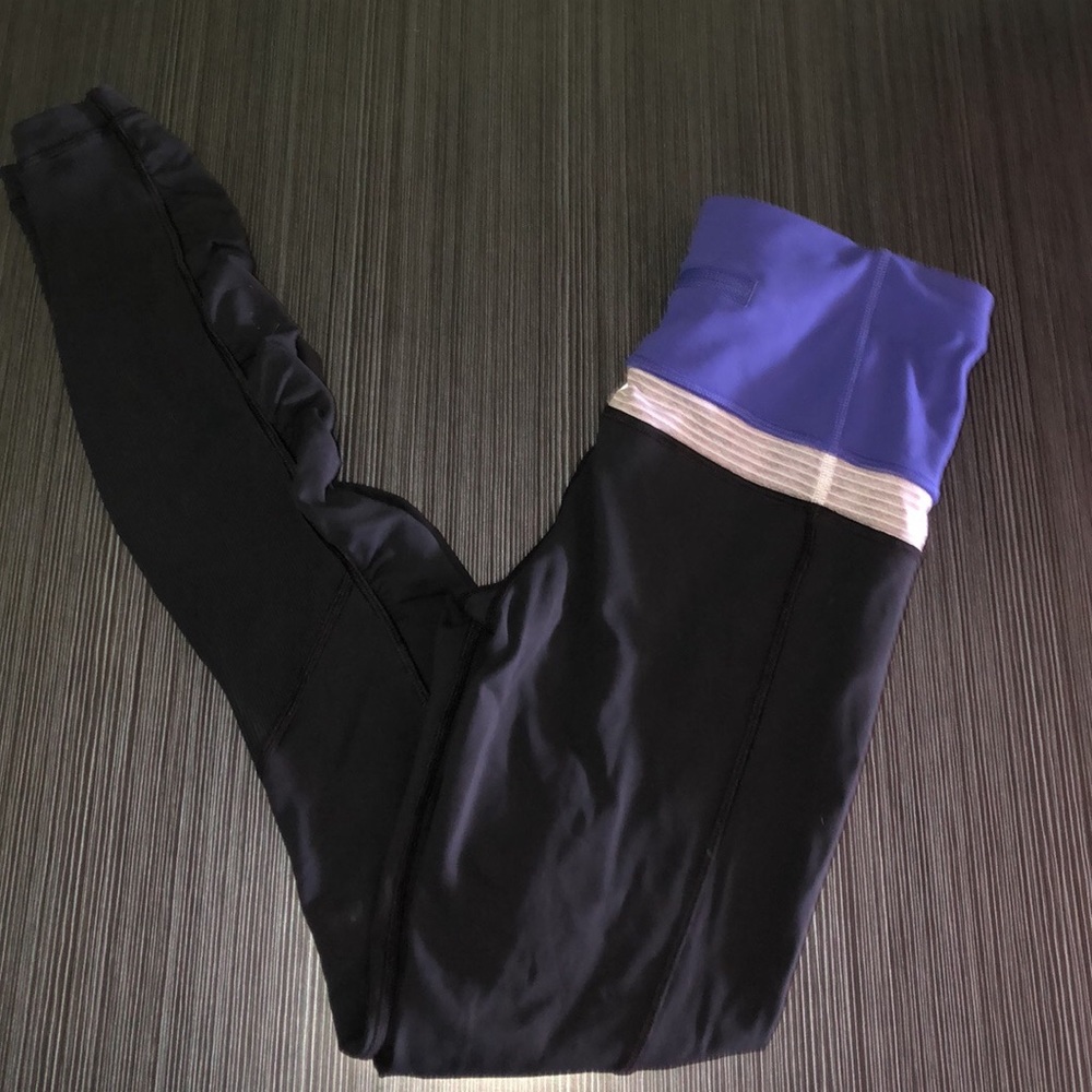•Lululemon leggings size 4•